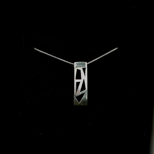 Hanger met zaagmotief