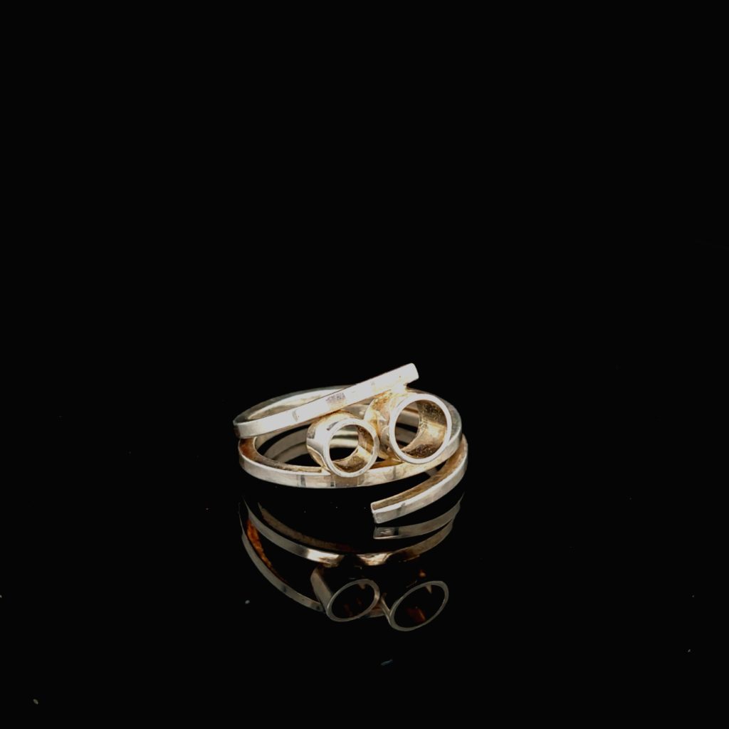 Ring met rondjes maat 17