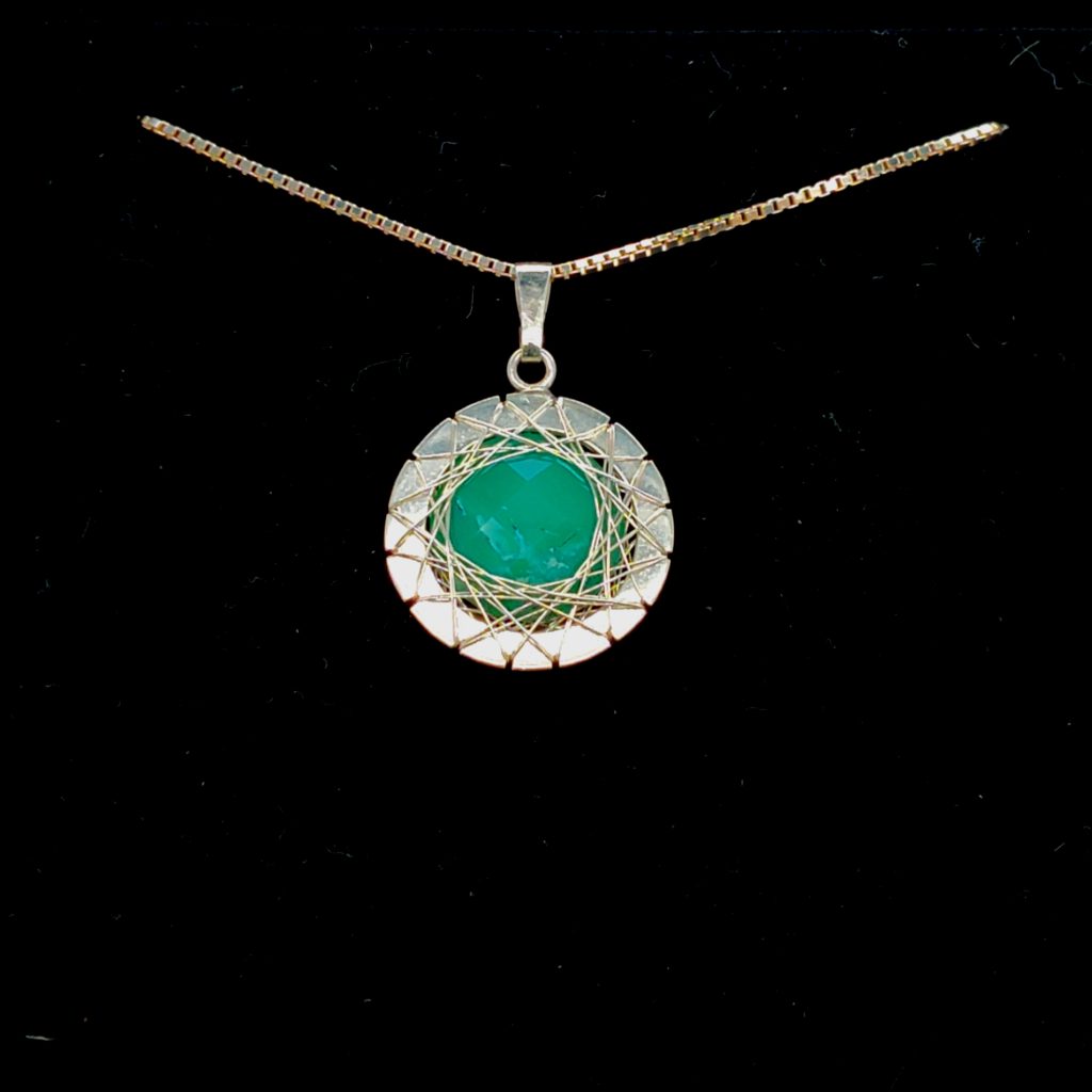Hanger met chrysopraas