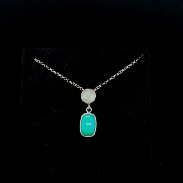 Collierhanger met chrysopraas en chalcedoon
