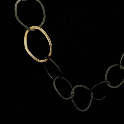 Collier gezwart zilver met goudelement