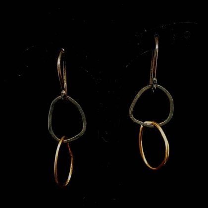 Oorhangers gezwart zilver met goudelement