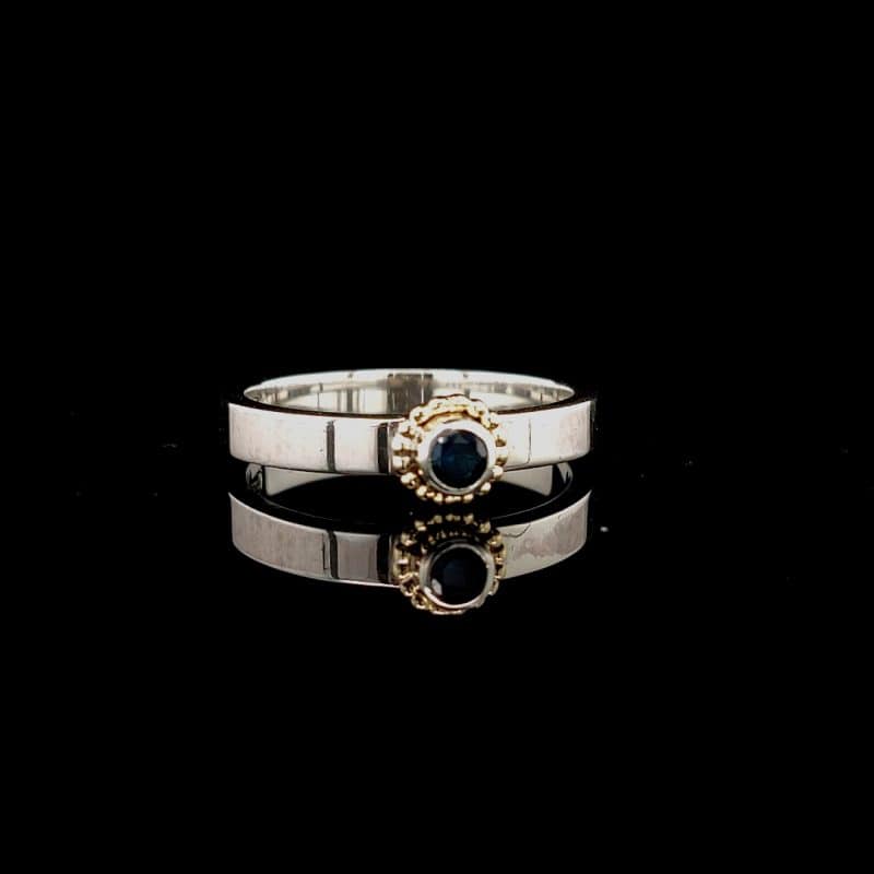 Ring met synthetische saffier mt. 17