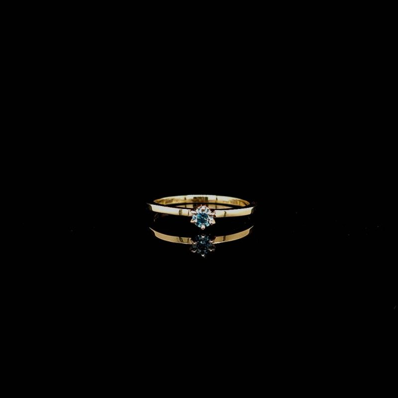 Ring met blauwe diamant maat 16