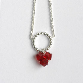 Zilveren collier met swarovski stenen