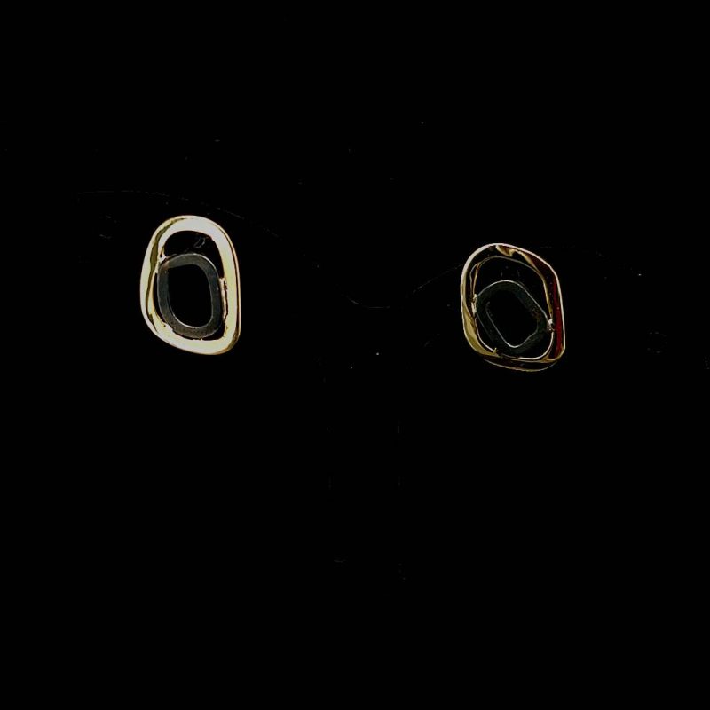 Oorstekers gezwart zilver met goud