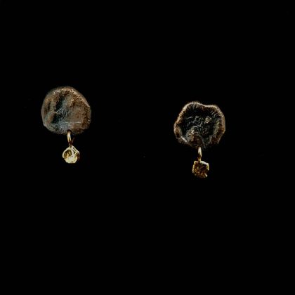 Oorstekers gezwart zilver met goudhangertje