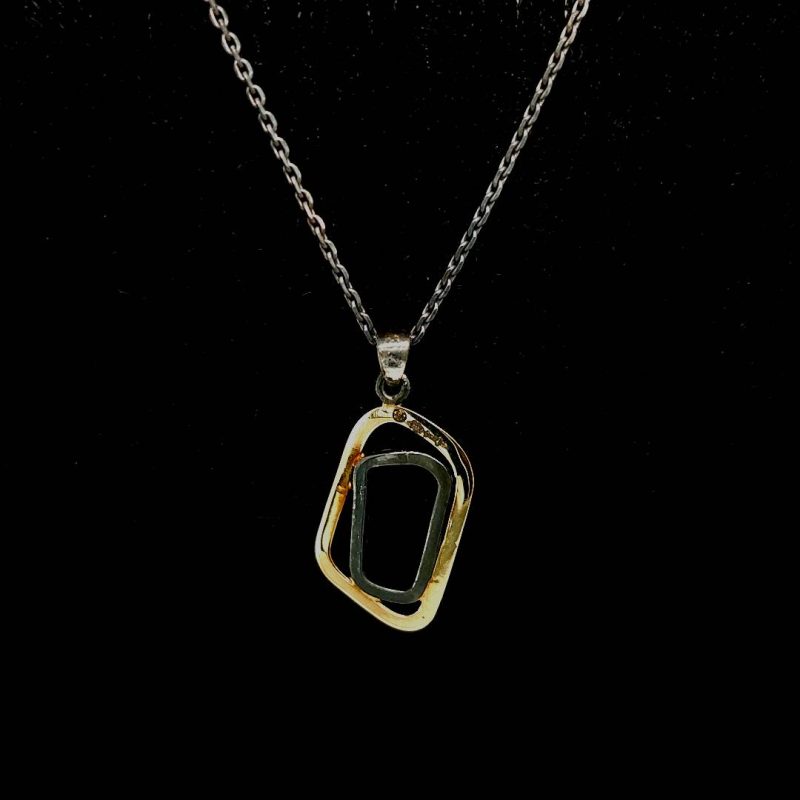 Hanger met gezwart zilver en goud