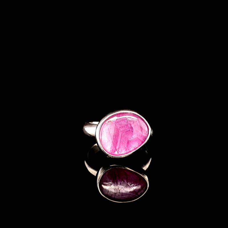 Ring met robijn maat 16,5