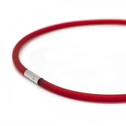 Collier rubber red